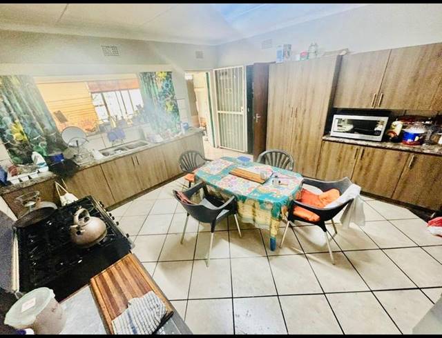 4 BEDROOM HOUSE FOR SALE IN VANDERBIJLPARK SW 1